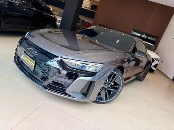 AUDI RS E-TRON GT ELÉTRICO QUATTRO AUDI RS E-TRON GT ELÉTRICO QUATTRO